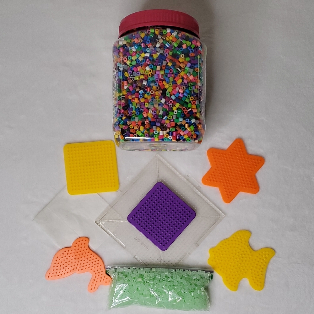 11,000 Perler Bead Container 6 Pegboards Glow In The Dark Perler Beads Set